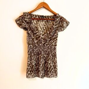 Stunning The Limited lightweight top, size small
